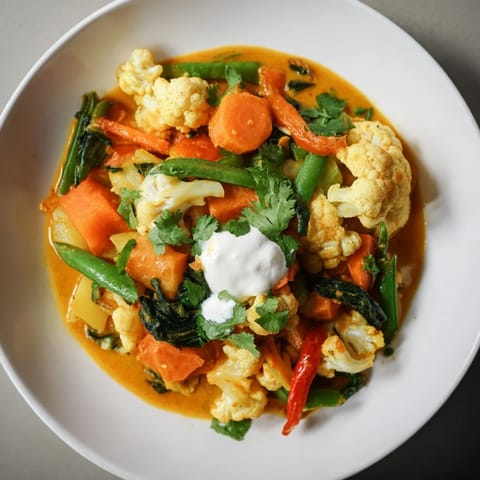 Enjoy a hearty Waste-Free Vegetarian Curry, with tender vegetables in a creamy coconut milk based sauce.